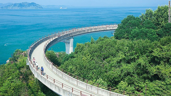 Những cung đường xe đạp đẹp nhất thế giới